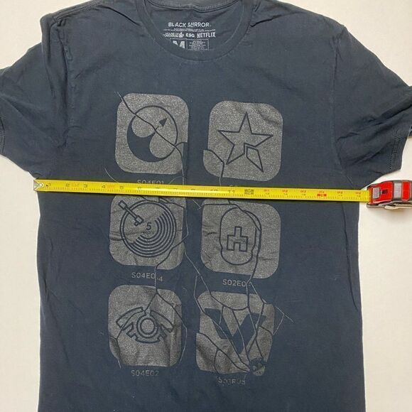 Black Mirror Men’s Black Lootcrate Exclusive Icons Graphic Shirt Sz M - Picture 4 of 8
